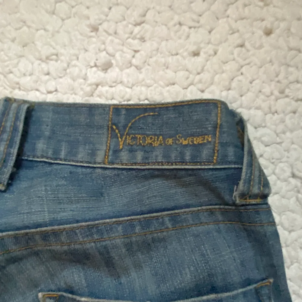 Super fina lågmidjade jeans från Victoria of Sweaden 💖 . Jeans & Byxor.