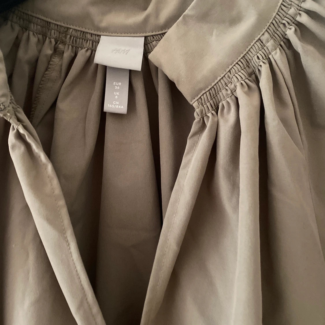 Klänning ifrån HM, storlek 36. Använd 1 gång 🧸 - 91