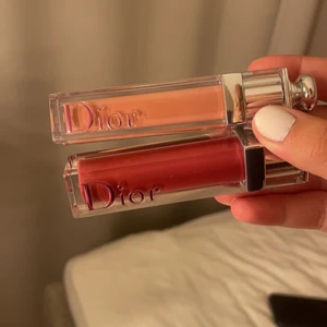 Dior - Nån som vill köpa mina oanvända dior läppglas som inte är använda pgd onöjd  ( pris diskuteras)  