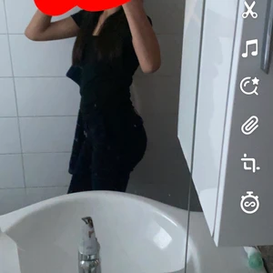 Juicy couture Xxs - Säljer just nu mina juicy byxor i färgen night sky eftersom jag har hittat ett par andra som jag så gärna vill ha byxorna e i ganska bra skick och är i handduksmaterial o inte i velour jag köpte dem under julen på juicys hemsida 