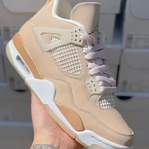 Jordan 4 - Säljer dom här skorna för att dom passar inte längre
