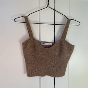 Topp Zara - Söt stickad topp från zara. 