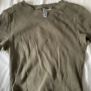 Topp från hm - Nyskick aldrig använd dock testad