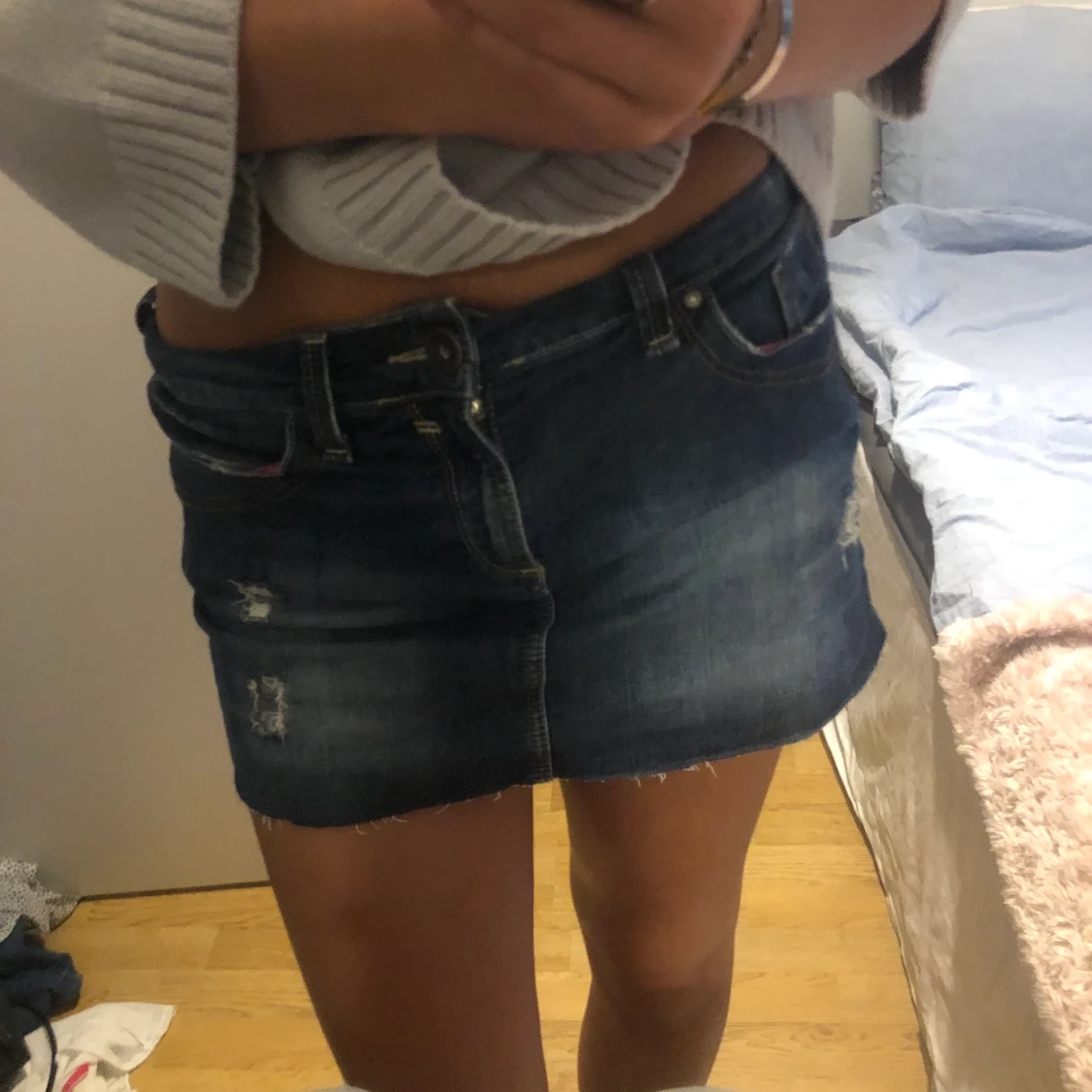 Lågmidjade jeanskjol!  - 90