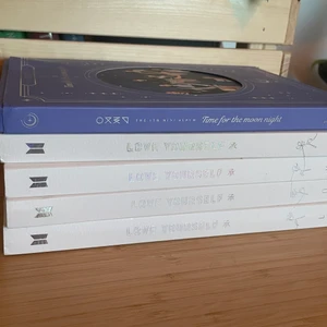 Kpop album - Säljer lite olika kpop album! Alla versioner av BTS - love yourself albumet <3 samt Gfriends - Time for the moon night! Säljer för 100kr styck men du får paketpris om du köper fler <3 (man får även med extra saker) 💕💕💕