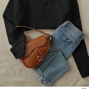 Tröja  - En mysig och gosig tröja, helt ny! Endast prövad! Säljer då den inte fall mig i smaken! Strl L!