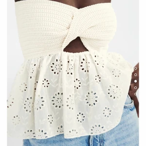 Zara kombinerad topp - Säljer denna slutsålda topp som jag endast använt några gånger. Säljer då den inte kommer till användning. Storlek Small