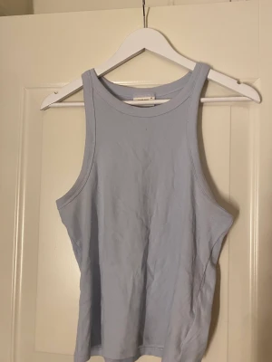 Linne - Blått och beiga linnen från Gina tricot, aldrig använda. Båda för 100kr eller en för 70kr