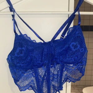 Mörkblå bh topp - Mörkblå bh topp vet inte storlek men skulle säga för en xs/xxs 