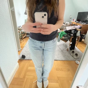 Zara jeans - Avklippta midrise jeans från zara, jag är 162!
