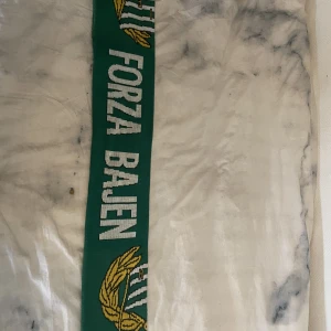 Hammarbyhalsduk  - Klä dig från något av Sverige finaste klubb 