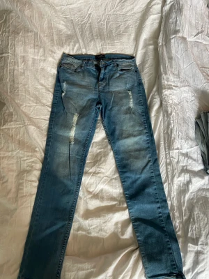 Skinny jeans  - Skinny jeans från Sally &circle. Knappt använda, så i fint skick 