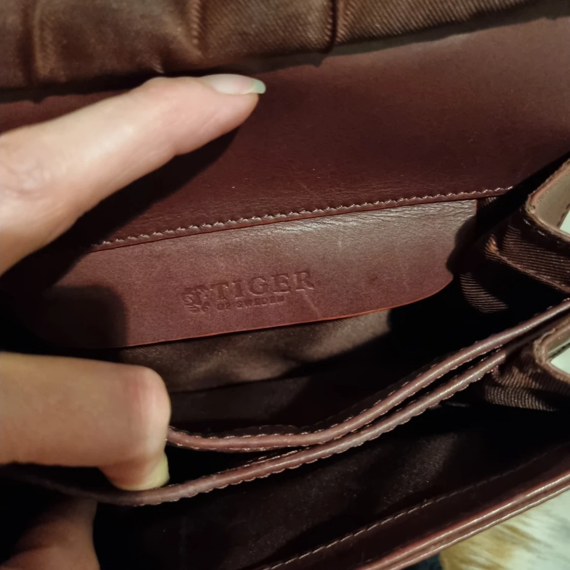 Axelremsväska Tiger of Sweden  - 90