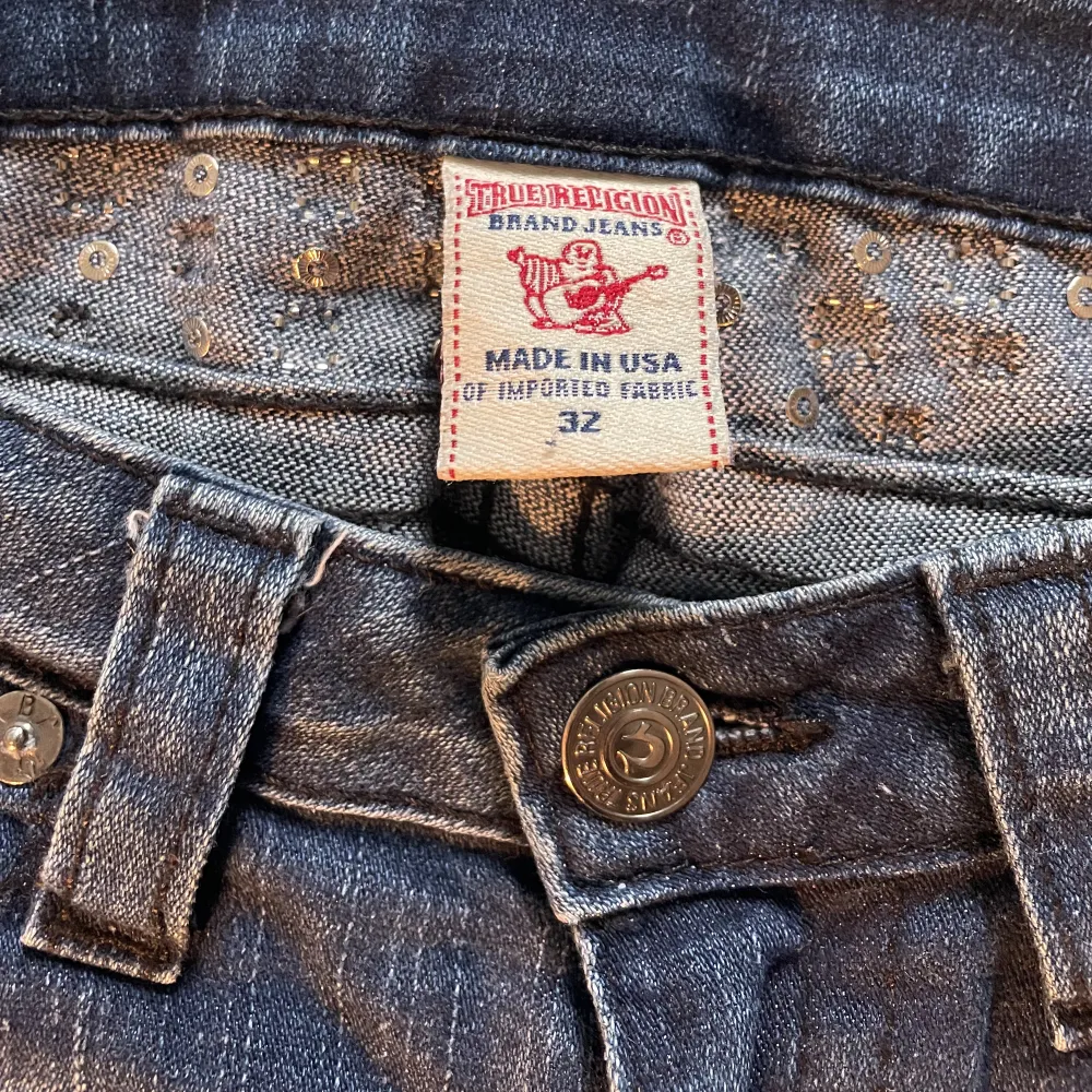 Köpta på stöld-vintage. Kan mötas upp i Stockholm samt frakta :). Jeans & Byxor.