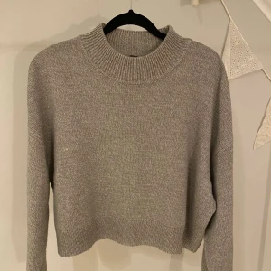 Stickad tröja från hm stl m - Stickad tröja från hm stl m. Passar också xs-s.