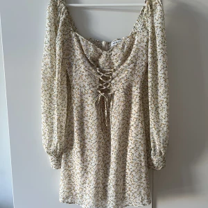 Adoore-klänning - Strl 36, nyskick