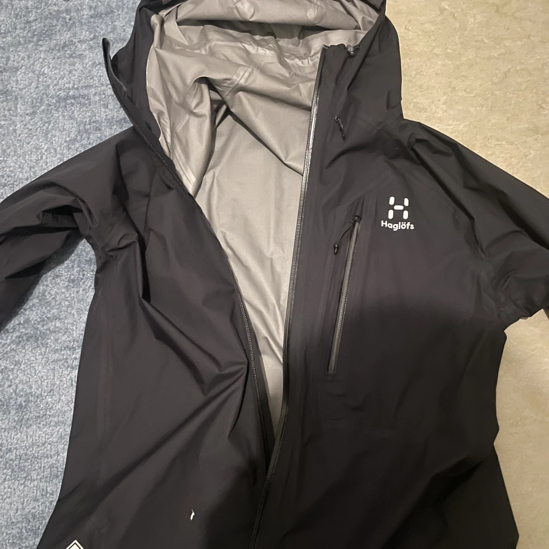 Haglöfs vindjacka till salu!