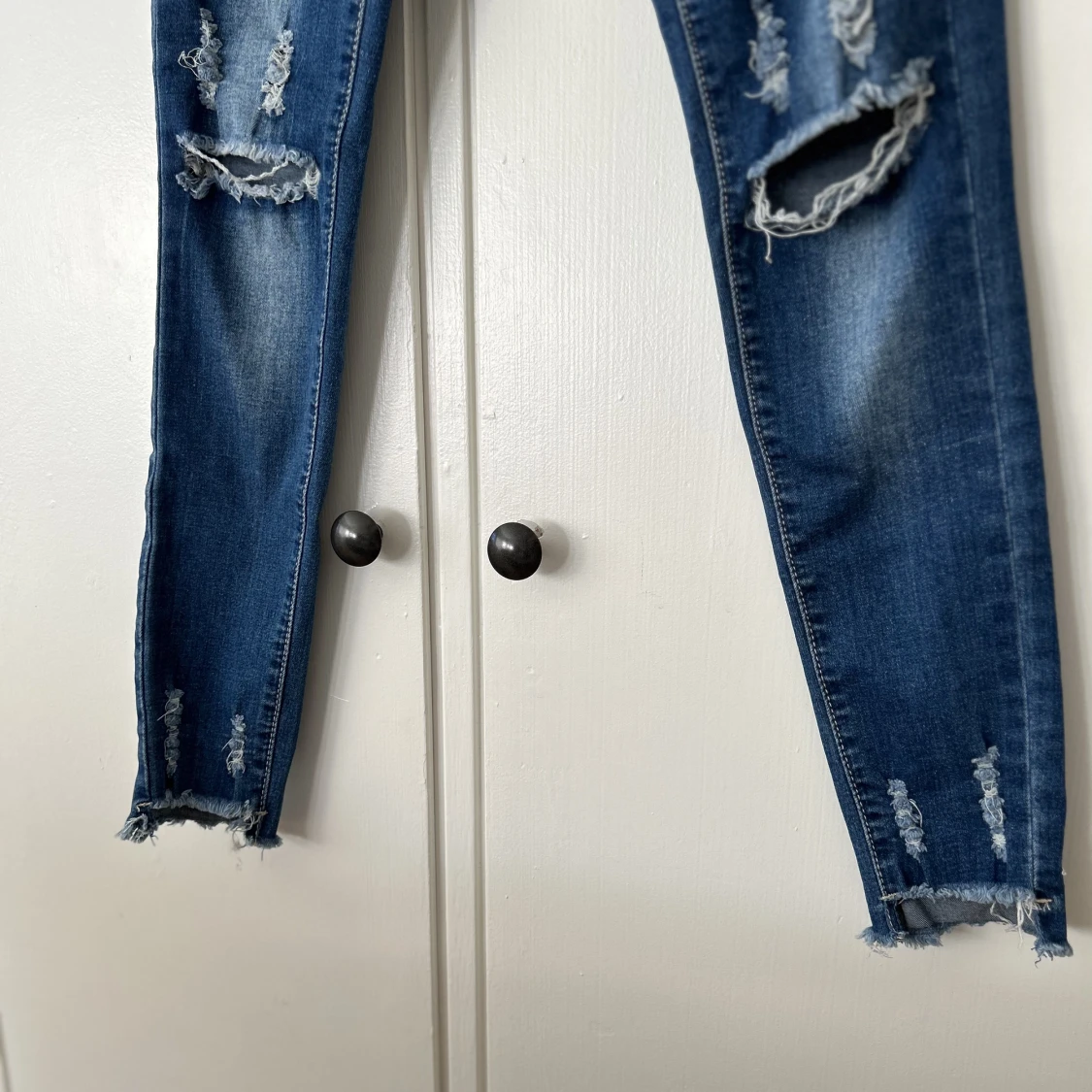 Mörkblåa Jeans. - 91