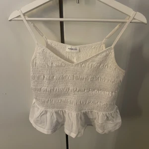 Snygga linnen  - Säljer dessa snygga sommarlinnen i storlek S, den första är från even&odd och den andra är ifrån shein, båda är i storlek S. Köp båda två för 150 eller köp en för 100 var💕