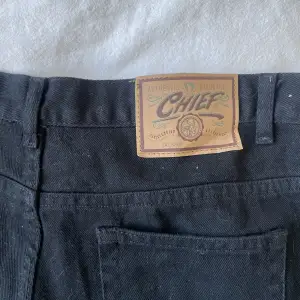 Jättesnygga vintage svarta jeans med rak passform! Skriv vid frågor (:
