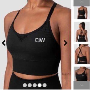 ICIW dynamic seamless sports bra - Säljer min svarta ICIW sport-bh i storlek M. Endast använd ett fåtal gånger. Säljer pga att storleken inte passar mig. Nypris:350kr 