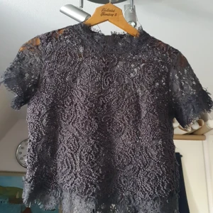 Spets top  - I mycket bra skick och passar xs_ s