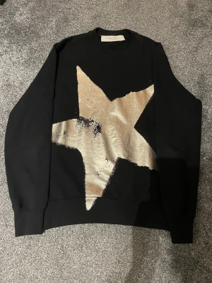 Golden Goose - Golden Goose star sweatshirt - Size S, skulle säga att den även funkar som M - Väldigt bra skick - 700 kr