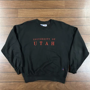 Russel Utah Sweatshirt  - Snygg vintage Russel sweatshirt i storlek L! Bara att skriva om du undrar över något🙏