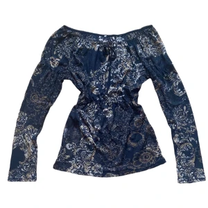 y2k mesh tröja - mesh tröja med tryck, okänt märke. Köparen står för frakt. 💞