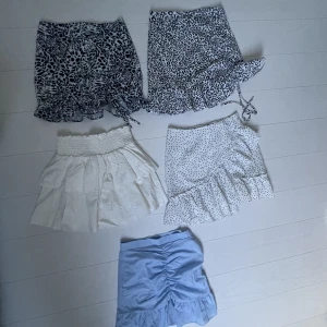 Kjolar  - Köp en kjol för 50 kr, skriv vid intresse och för fler bilder. OBS den vita med prickar och den helvita kjolen  är såld 🌸