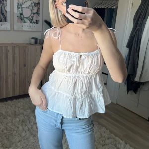 Populär topp - H&M - Supersöt populär topp från H&M