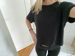 Stickad t-shirt  - Stickad t-shirt, endast testad!!