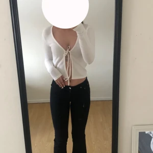 Fin topp - Säljer denna ”topp” då den aldrig är använd, sjukt fin och jätte bekväm. Jag är 162cm. (Frakten ligger på 60kr)