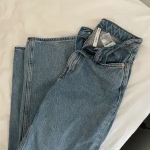 voyage jeans från weekday i W24 L28, knappt använda 🤎