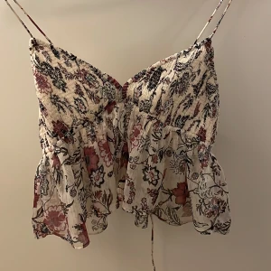Zara topp - Super fin zara topp som aldrig är använd. 
