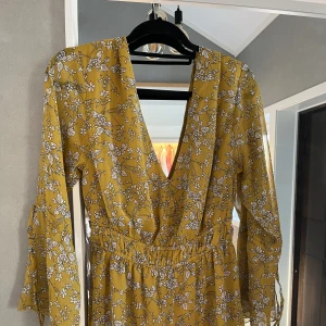 Jumpsuit - Från Nelly. Aldrig använd, prislapp kvar 🌸