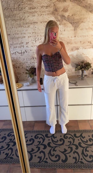 Linnebyxor  - Säljer dessa oanvända fina linnebyxor på grund av att dom tyvärr är förkorta! Str M men mer som ett par S. Lägger ut en gång till för har två par!