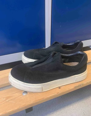 Eytys doja - Säljer mina eytys doja storlek 43. Dom är använda men i gott skick, om du har frågor eller vill ha bättre bilder så är det bara att fråga🙂 Skickar med PostNord eller mötas i gävle 