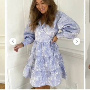 Underbar klänning - Säljer nu denna fantastiska klänning från det danska märket BYIC aldrig använd då den var för stor tyvärr💔