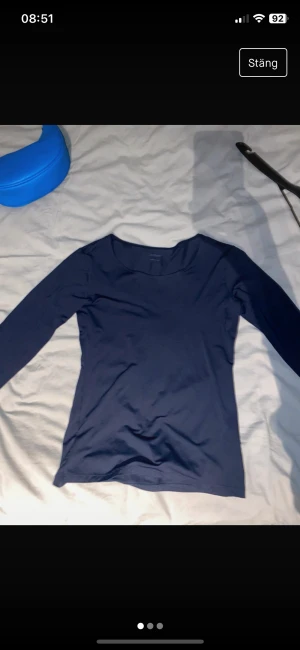 Genomskinlig tröja  - Jätte snygg tröja som man ser igenom lite grann vilket är trendigt just nu. 