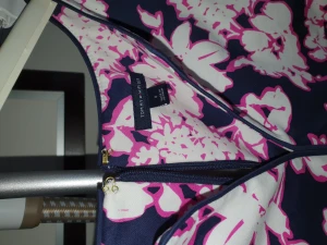 Klänning från Tommy Hilfiger - Klänning från Tommy Hilfiger, sparaamt använd! Fortfarande jättefint skick. Uppskattas till storlek S