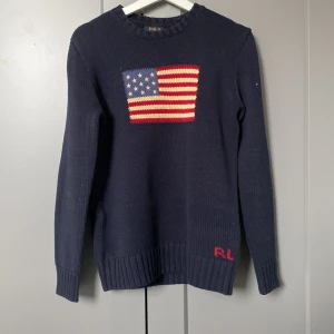 Polo Ralph lauren tröja - Skick 10/10 knappast använd polo tröja. Väldigt varm och bekväm.