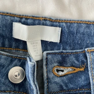 2 st jeans byxor hm strl 34 - 2 st h&m jeans och manchester byxor