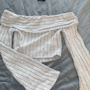 Grå axeltröja  - En fin tröja från shein som tyvärr inte kommer till andvänder 