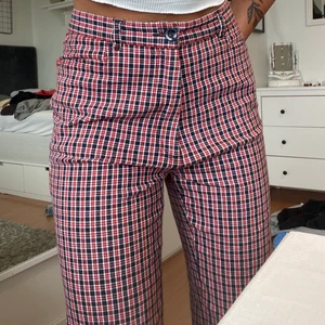 Byxor  - Rutiga byxor från humana 