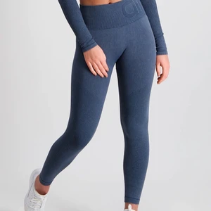 Träning tights strl s - Säljer dessa helt oanvända träningstights från aim’n. Säljer dessa då jag fick hem två par lika dana tights och hann ej att skicka tillbaka dom.  Nypris ligger på 699 kr