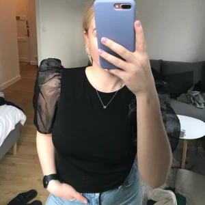 Festtröja - Superfin festtröja med meshärmar, känns som M