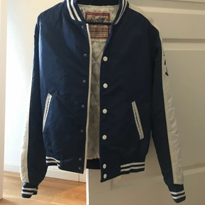 Replay jacka  - Snygg jacka i storlek S  använd men är i nyskick 