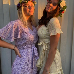 Gul sommarklänning - Säljer denna underbart fina sommarklänning som tyvärr inte har används något, därav som ny