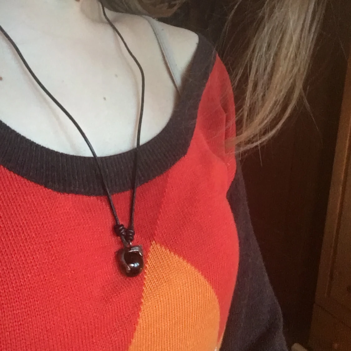 Halsband med glaskula - 91